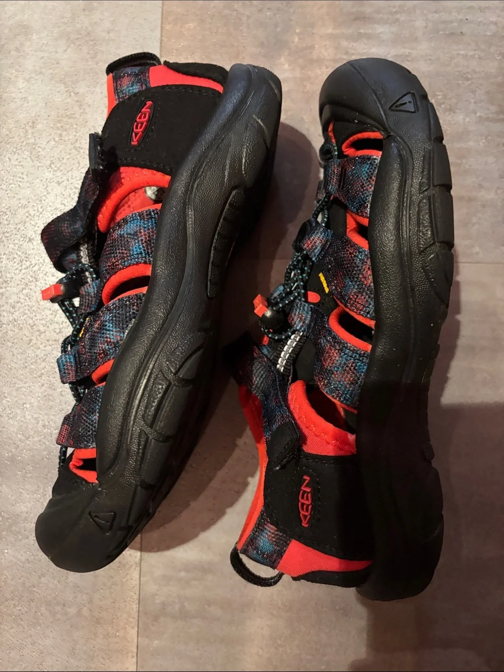 Keen Kid’s Black and Red Closed-Toe Sport Sandals size 3